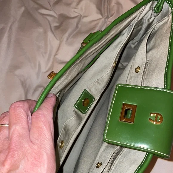 Etienne Aigner canvas bag with green trim. Perfect summer bag. Great condition - Picture 5 of 7